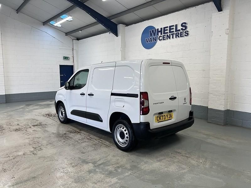 Used Peugeot Partner Premium 131 HP (96 kW) 2023 White MPV