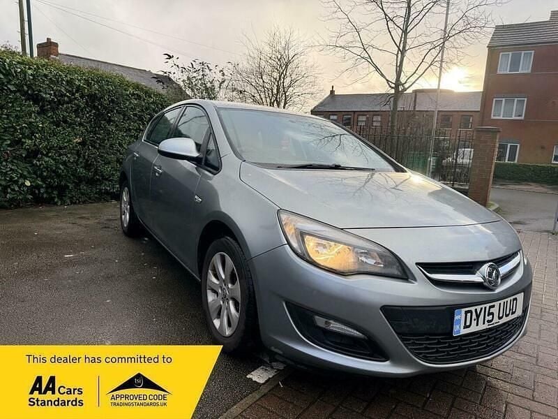 Used Vauxhall Astra Design Edition 2015 Silver Hatchback