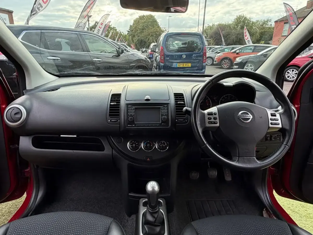 Used Nissan Note N-TEC 90 HP (66 kW) 2013 Red Hatchback