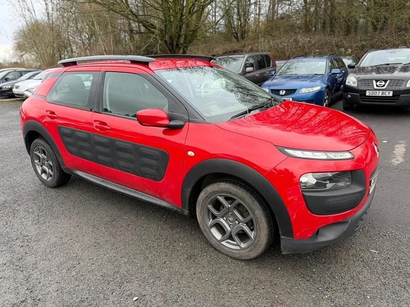 Used Citroën C4 Cactus Feel 100 HP (73 kW) 2015 Red Hatchback