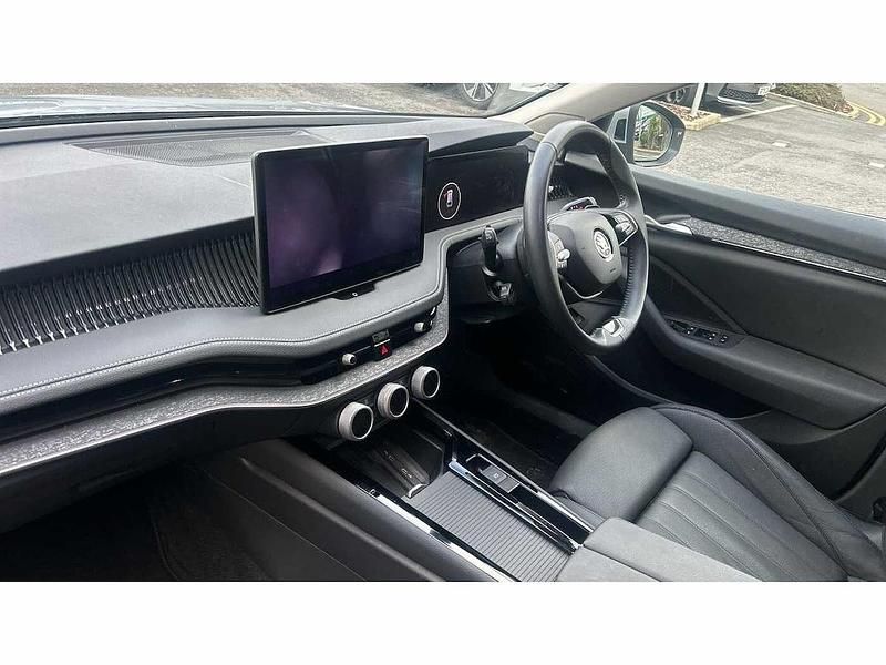 Used Skoda Superb SE L 193 HP (141 kW) 2024 Pebble silver metallic Estate