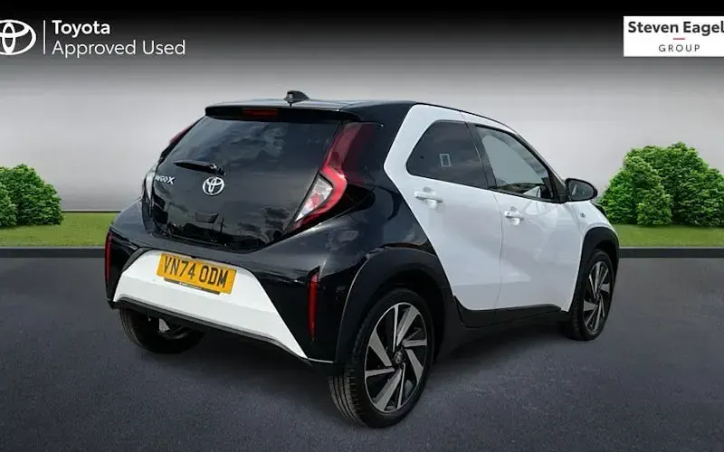 Used Toyota Aygo X 72 HP (52 kW) 2024 White SUV