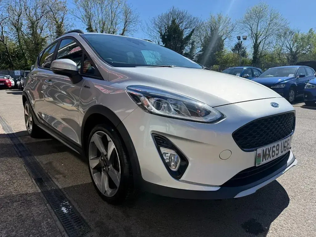 Used Ford Fiesta Active 101 HP (74 kW) 2019 Silver Hatchback