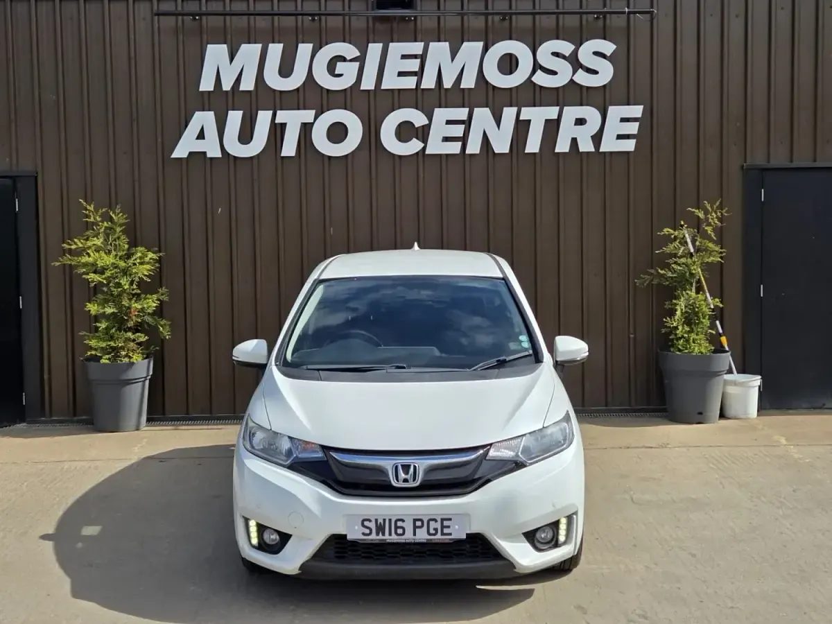 Second-hand Honda Jazz EX 102 CP (75 kW) 2016 Alb Hatchback