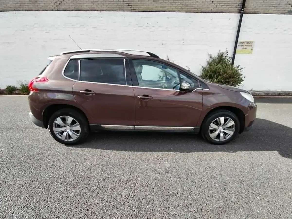 Używany Peugeot 2008 Allure 82 KM (60 kW) 2013 Brązowy SUV