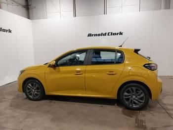 Used Peugeot 208 Active Premium 75 HP (55 kW) 2021 Yellow Hatchback