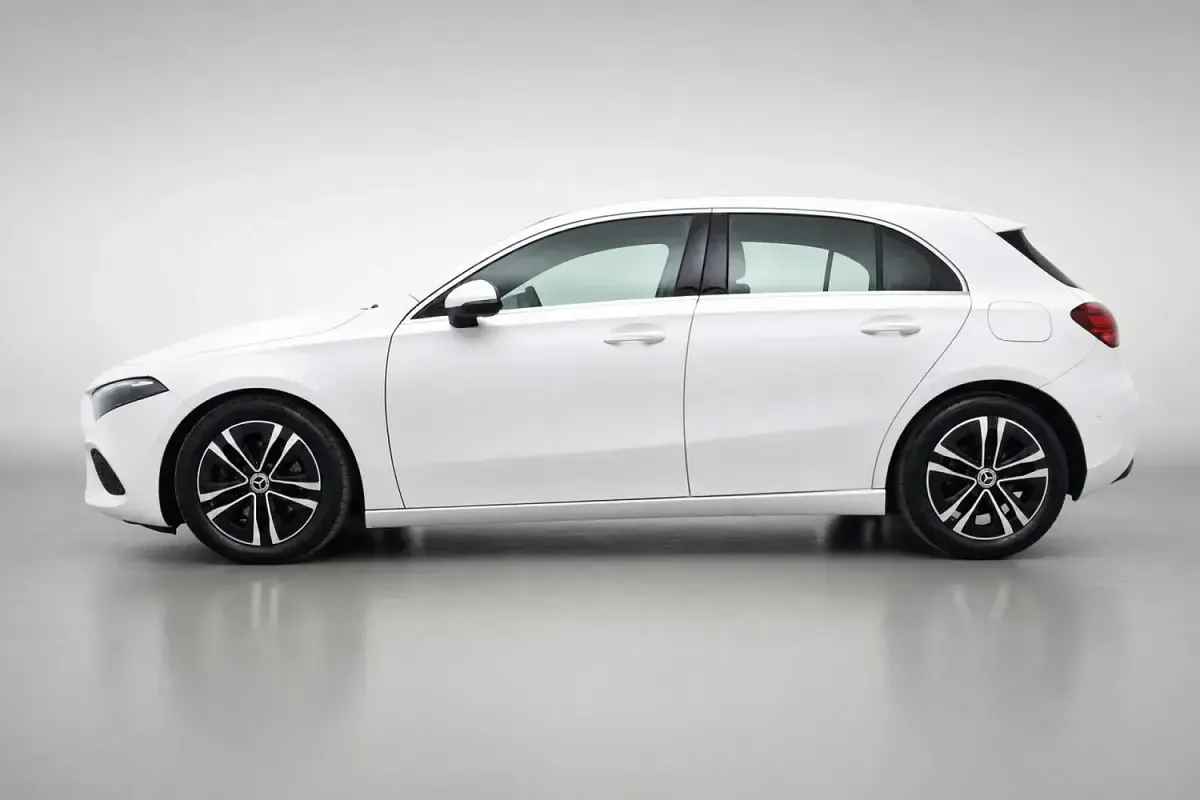 Used Mercedes A180 Executive 136 HP (100 kW) 2023 White Hatchback