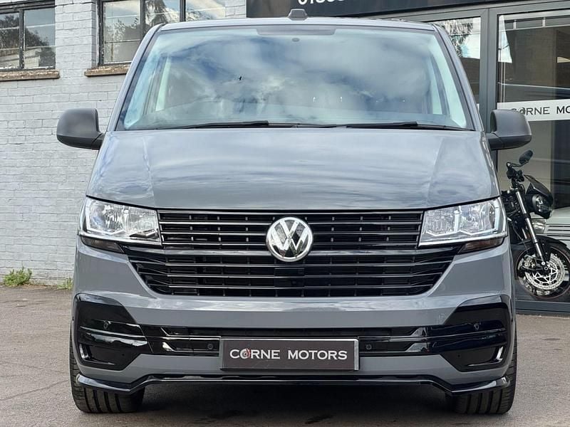 Begagnad VW Transporter Startline 2024 Grå Van