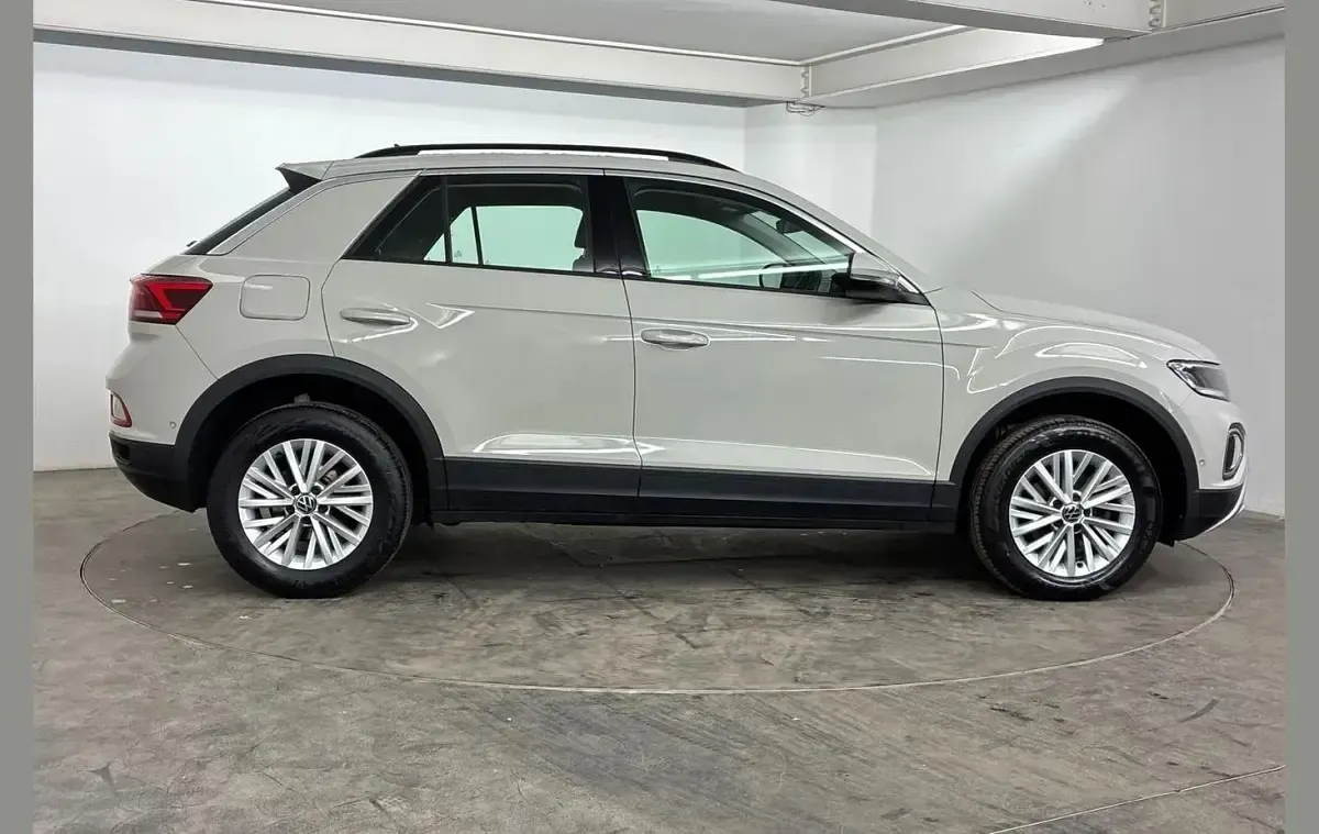 Used VW T-Roc Life 150 HP (110 kW) 2022 Grey SUV