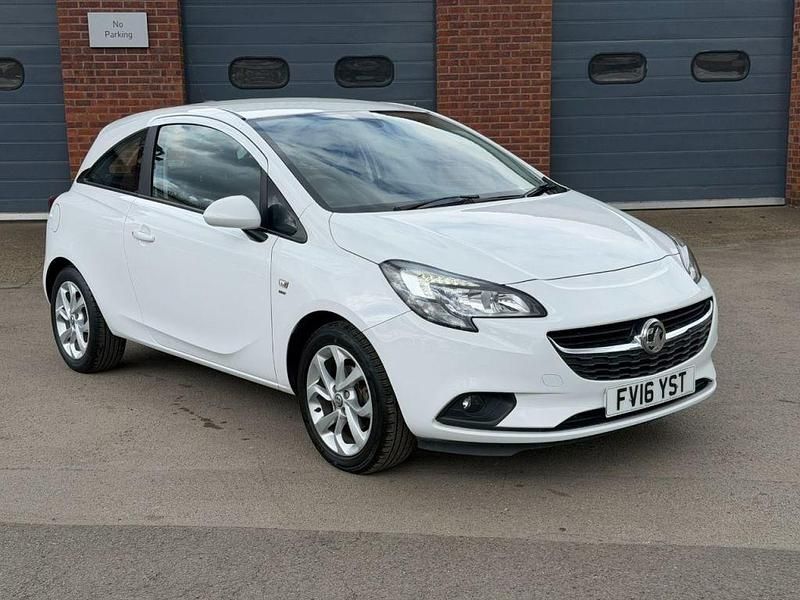 Used Vauxhall Corsa 75 HP (55 kW) 2016 White Hatchback
