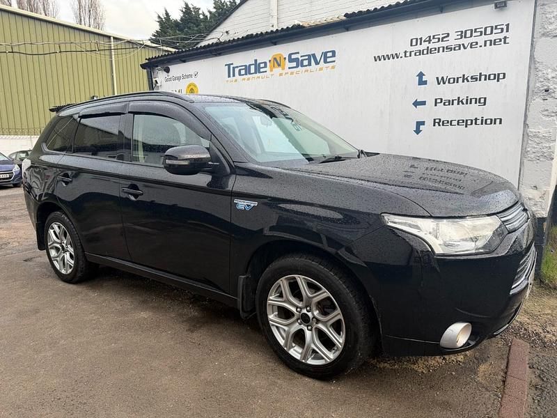 Used Mitsubishi Outlander P-HEV 2015 Black Estate