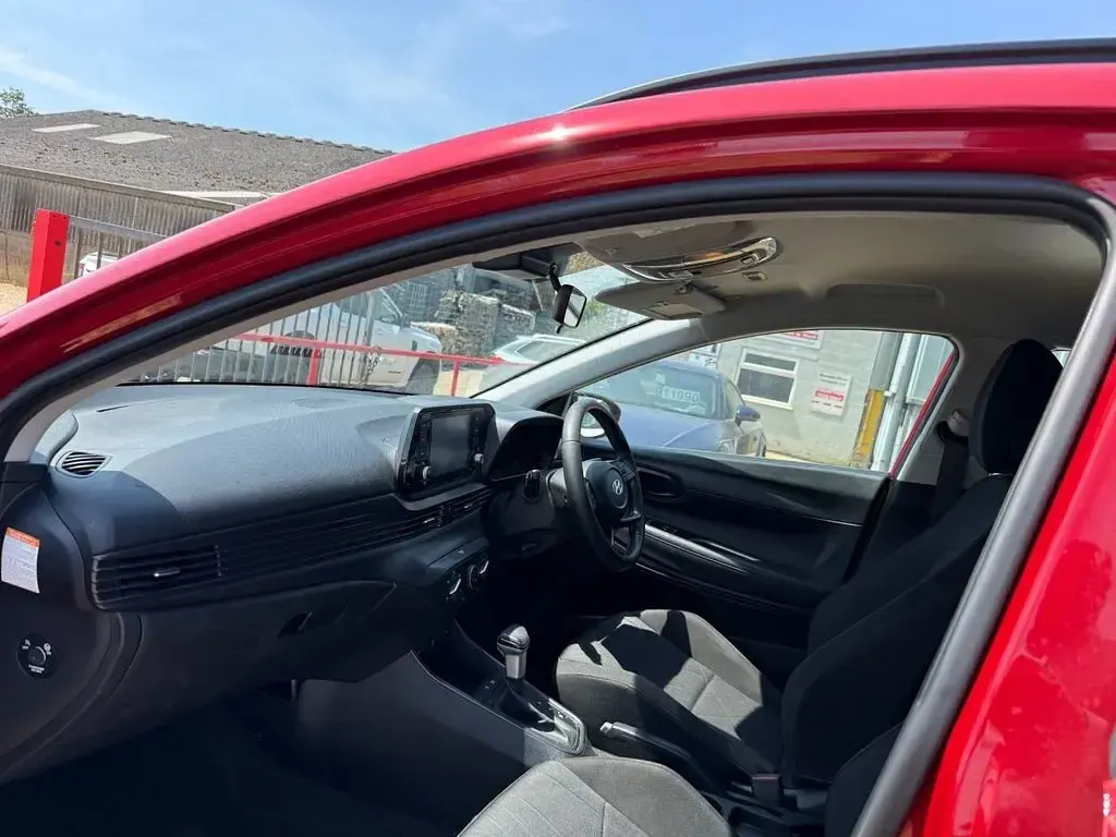 Used Hyundai Bayon SE 100 HP (73 kW) 2023 Red SUV