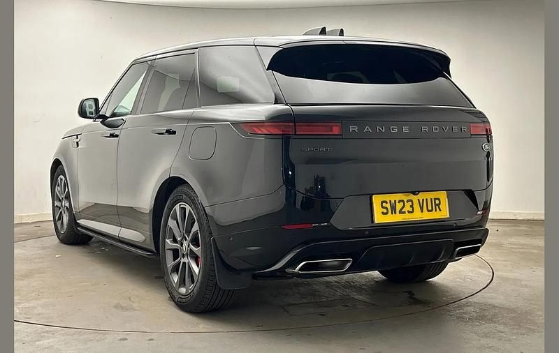 Second-hand Land Rover Range Rover Sport SE Dynamic 434 CP (319 kW) 2023 Negru SUV