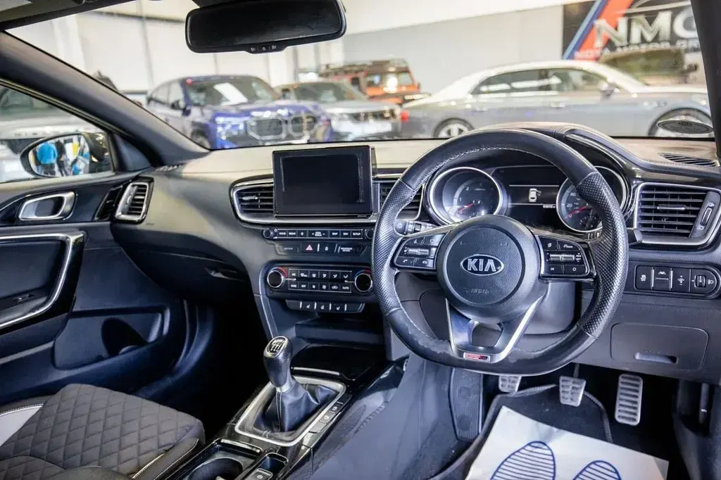 Used Kia ProCeed GT-Line 134 HP (98 kW) 2019 Black Estate