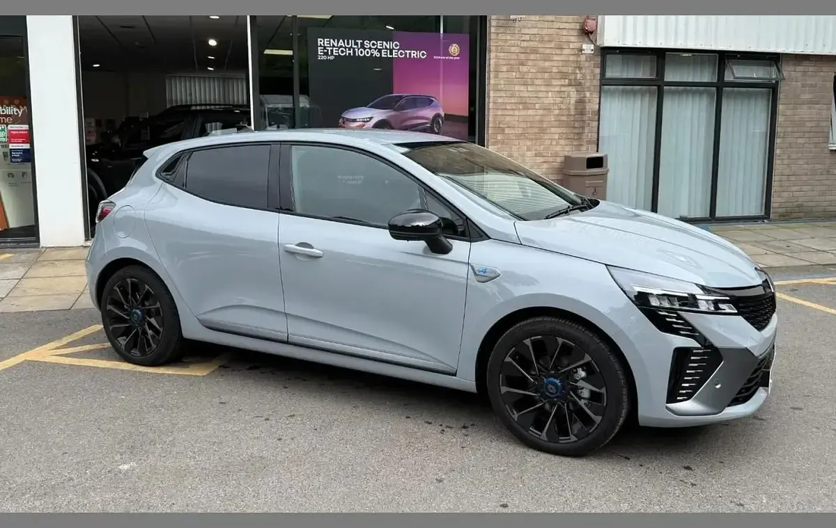 Used Renault Clio Esprit Alpine 143 HP (105 kW) 2026 Ceramic grey  Hatchback