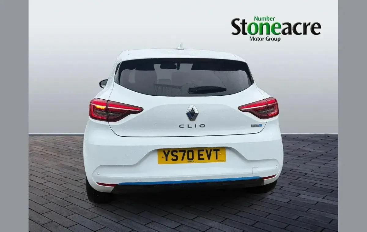 Używany Renault Clio V 138 KM (101 kW) 2021 Biały Hatchback