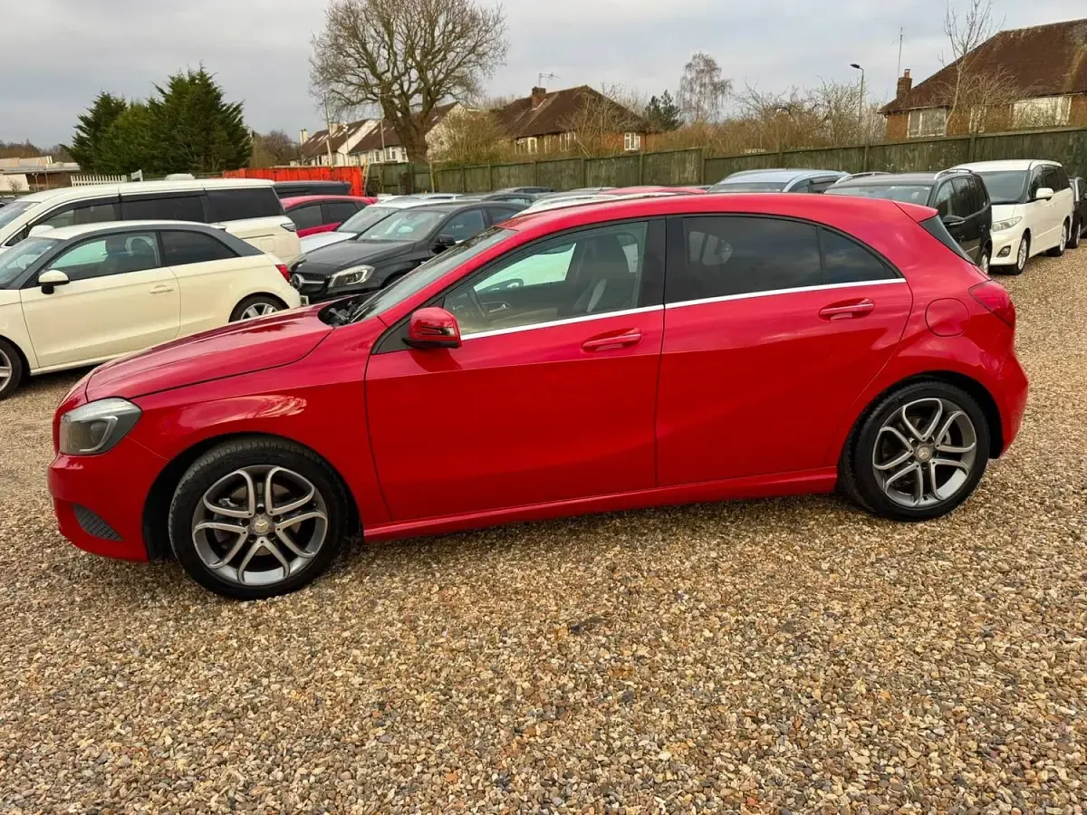 Used Mercedes A180 2015 Red Hatchback
