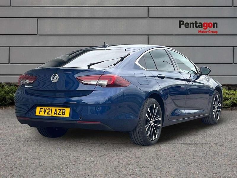 Used Vauxhall Insignia Ultimate 122 HP (89 kW) 2021 Blue Hatchback
