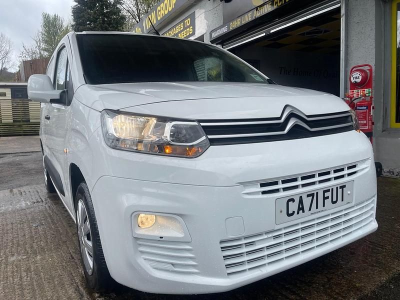 Usado Citroën Berlingo 75 HP (55 kW) 2021 Branco Monovolume