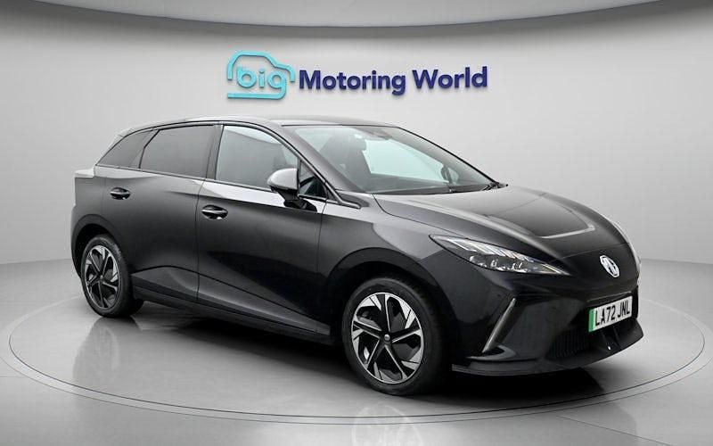 Begagnad MG MG4 EV Trophy 150 kW (204 HK) 2025 Halvkombi