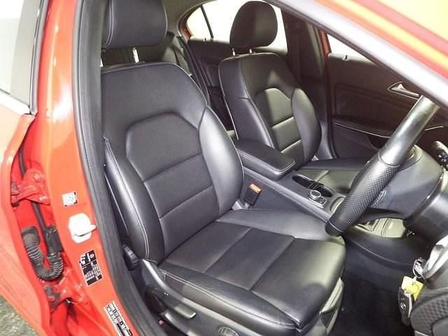 Used Mercedes A180 109 HP (80 kW) 2016 Red Hatchback