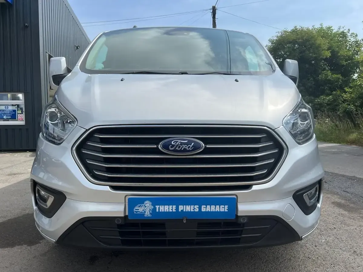 Used Ford Tourneo Titanium 130 HP (95 kW) 2022 Silver MPV