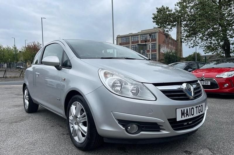 Silver Used 2010 Vauxhall Corsa Design Edition Hatchback | £1,395 (Fair price) - Image 1/1