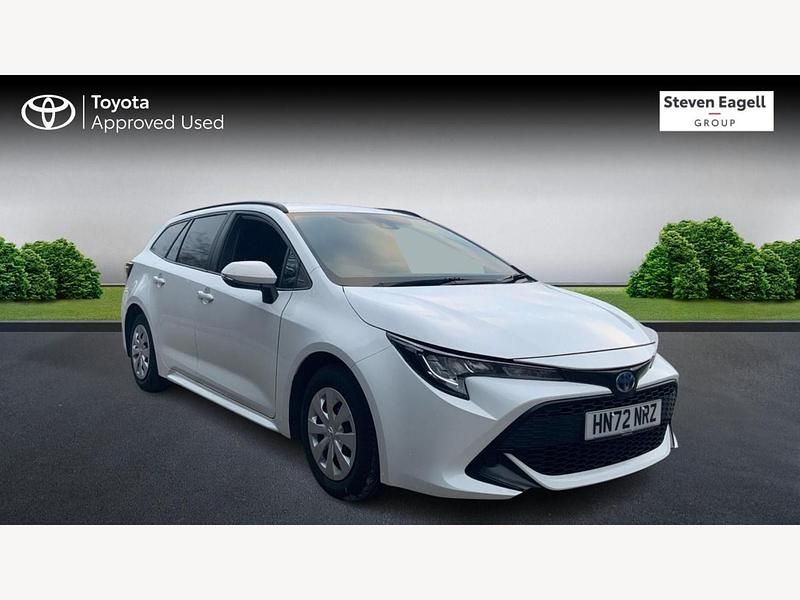 Used Toyota Corolla 122 HP (89 kW) 2022 White Van