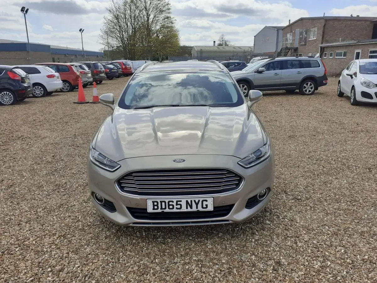 Usado Ford Mondeo Zetec 2016 Prateado Carrinha
