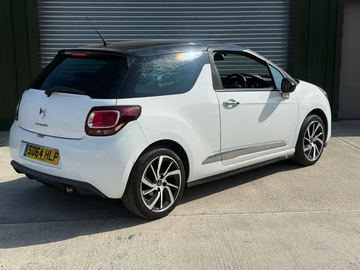 Used Citroën DS3 2014 White Hatchback