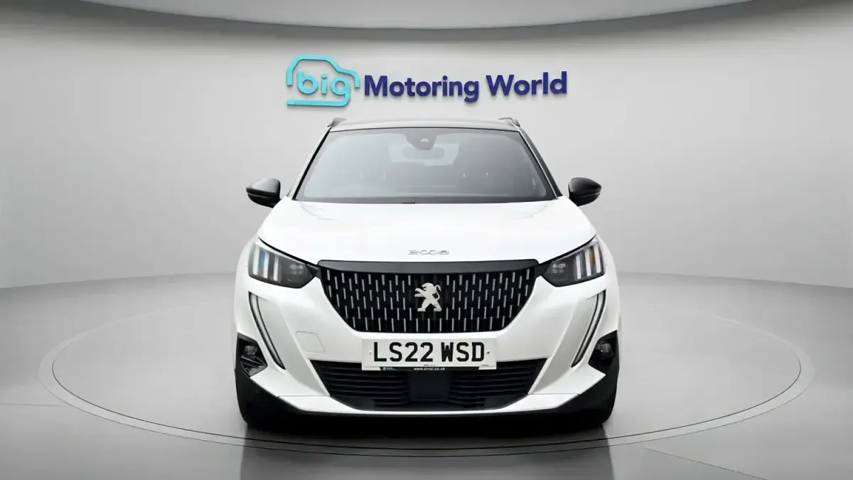 Second-hand Peugeot 2008 GT 131 CP (96 kW) 2022 Alb SUV
