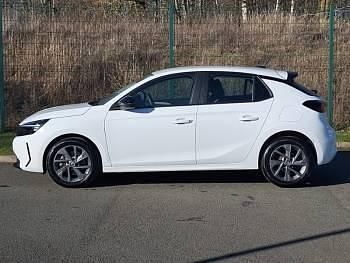 Used Vauxhall Corsa Design Edition 100 HP (73 kW) 2025 White Hatchback