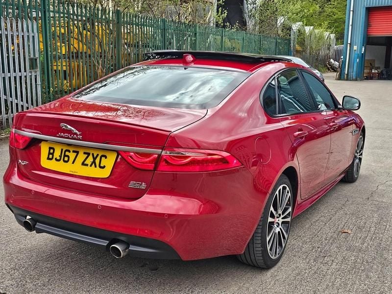 Second-hand Jaguar XF R-Sport 2017 Roșu Berlinǎ