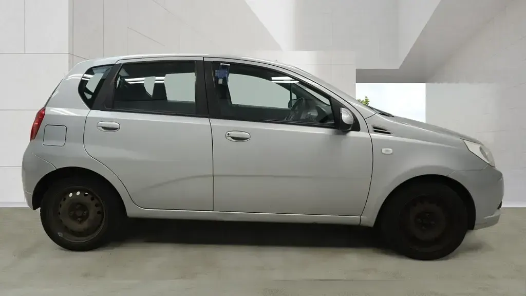 Used Chevrolet Aveo LS 2011 Silver Hatchback