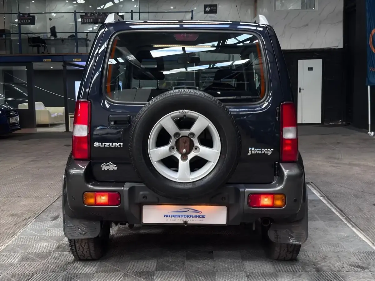 Used Suzuki Jimny 85 HP (62 kW) 2008 Black SUV