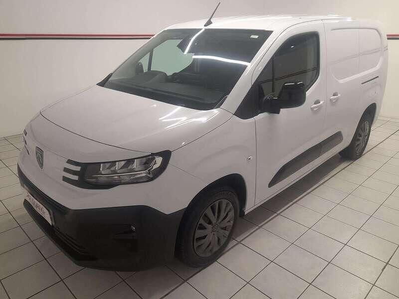 Second-hand Peugeot Partner S 131 CP (96 kW) 2024 Alb Monovolum