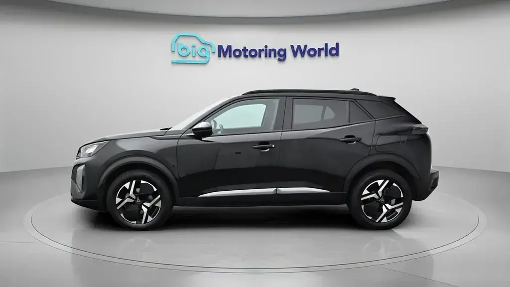 Second-hand Peugeot 2008 Allure 100 CP (73 kW) 2025 Negru SUV