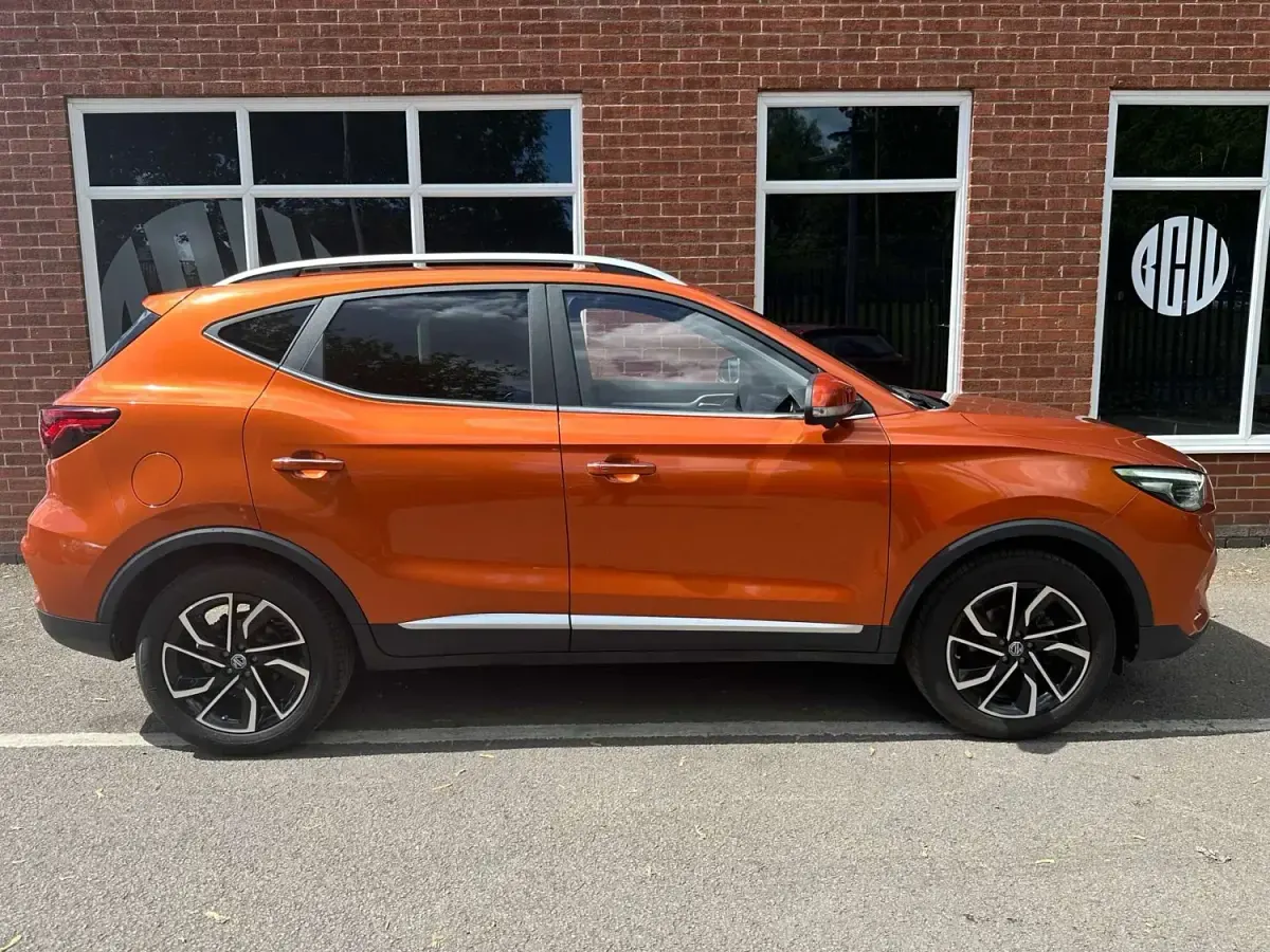 Gebraucht MG ZS Exclusive 111 PS (81 kW) 2023 Orange SUV