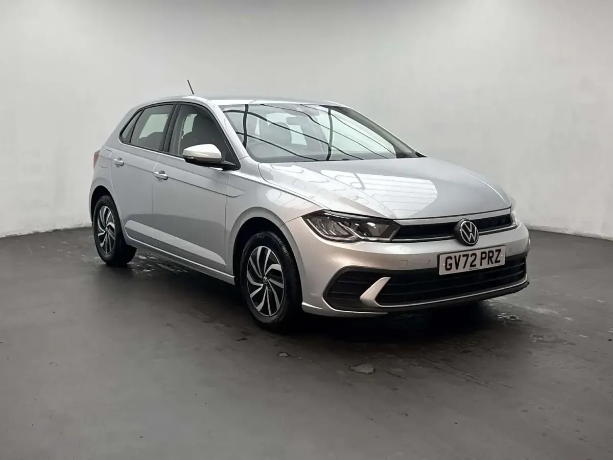 Used VW Polo Life 95 HP (69 kW) 2023 Silver Hatchback