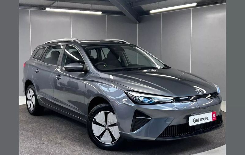 Grey New 2025 MG MG5 EV SE Estate | £19,765 (Fair price) - Image 1/4