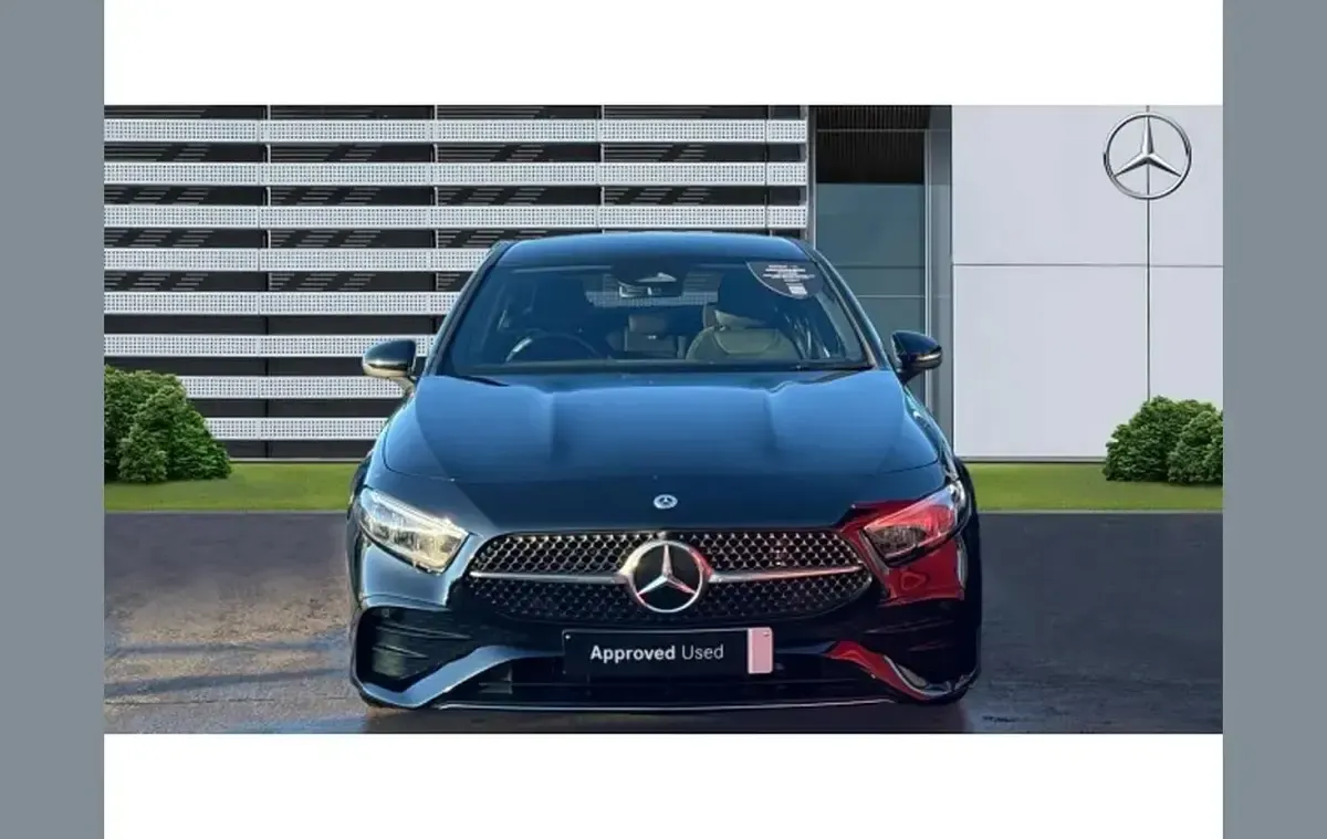 Begagnad Mercedes A200 Executive 161 HK (118 kW) 2025 Svart Sedan