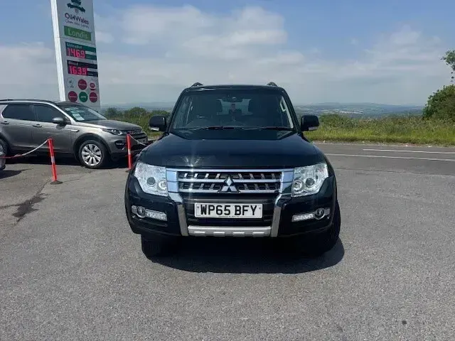 Used Mitsubishi Shogun 187 HP (137 kW) 2015 Black SUV