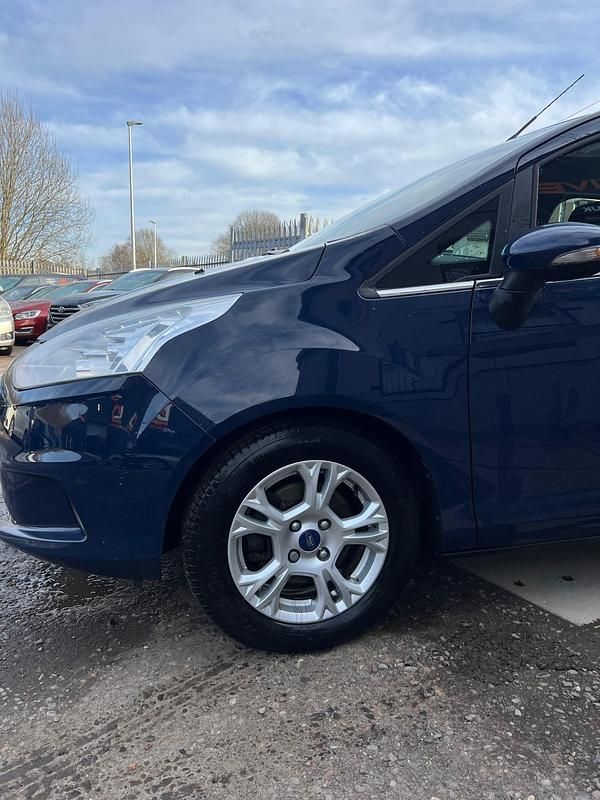 Used Ford B-MAX Zetec 125 HP (91 kW) 2016 Blue MPV