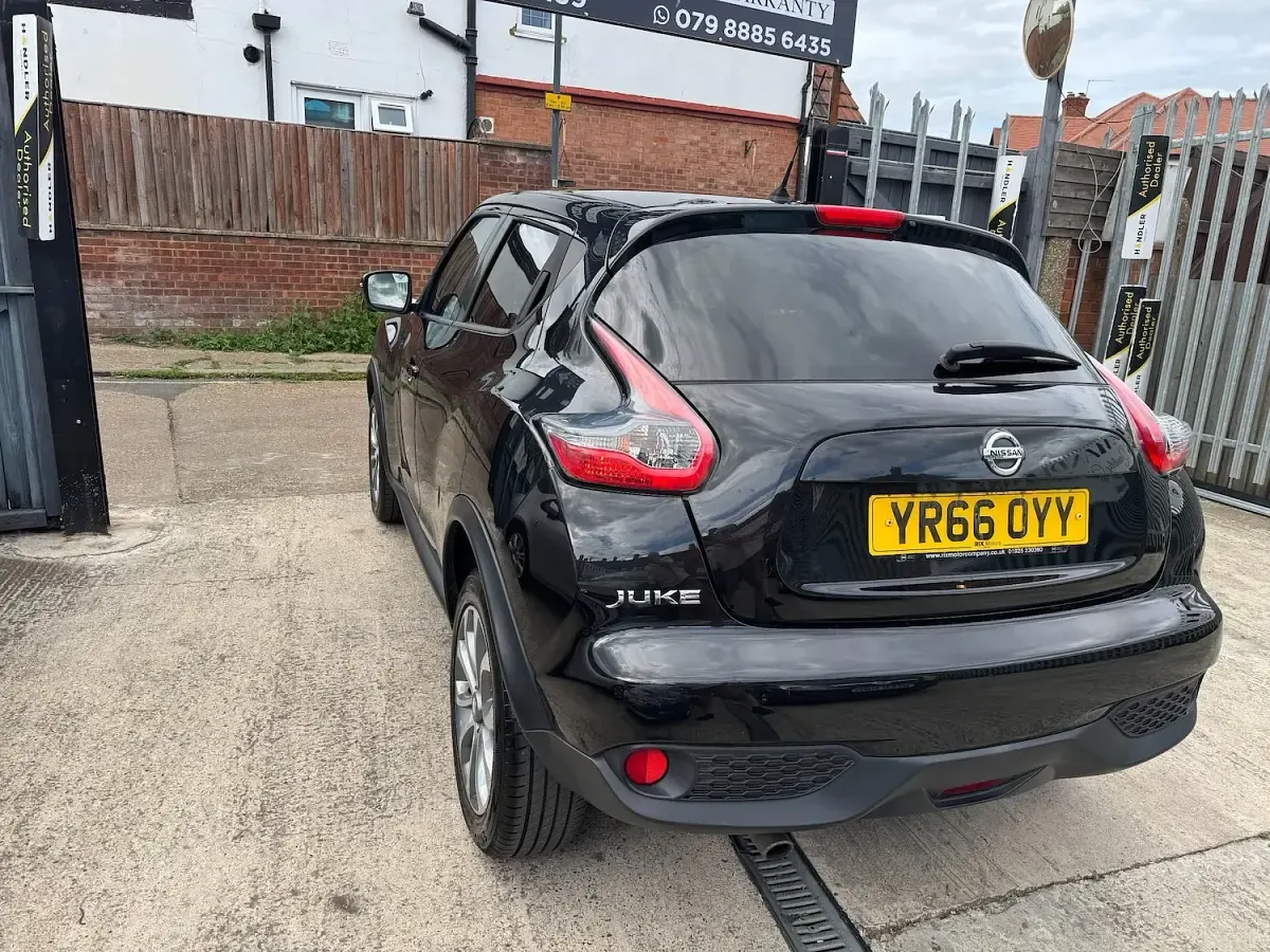 Used Nissan Juke Tekna 117 HP (86 kW) 2016 Black SUV