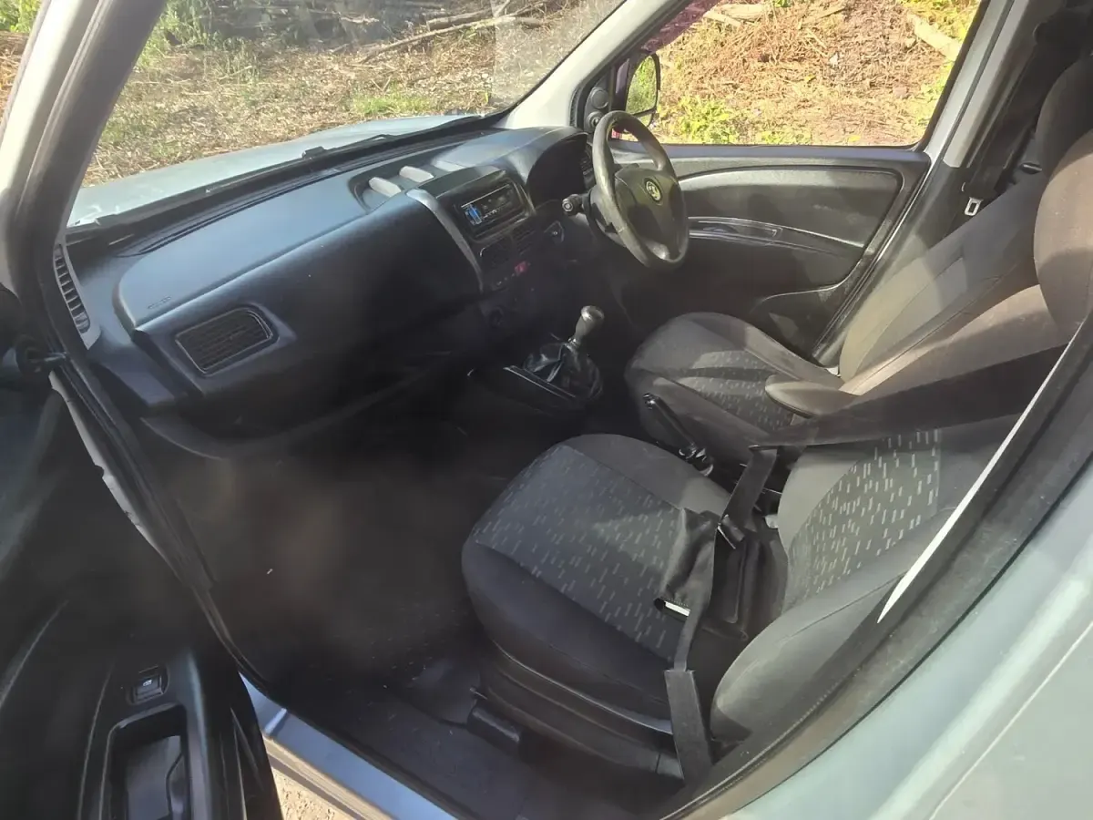 Used Vauxhall Combo 2013 Silver MPV
