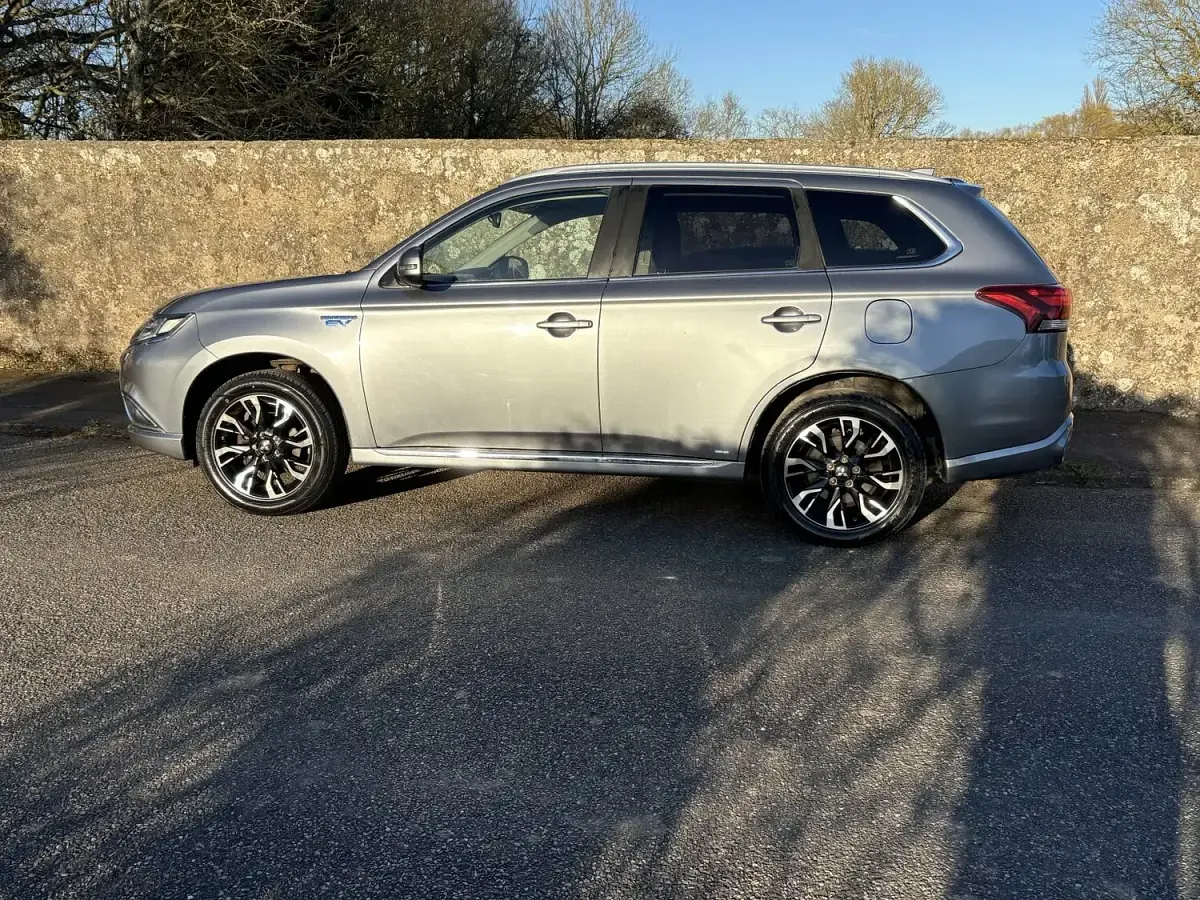 Used Mitsubishi Outlander P-HEV 2018 Grey Estate