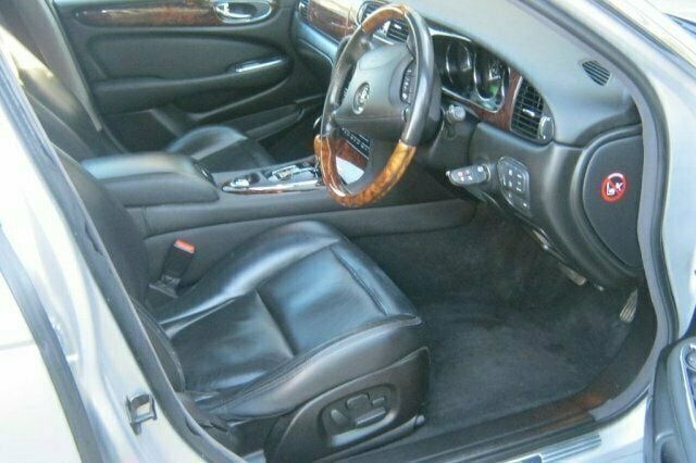 Used Jaguar XJ8 262 HP (192 kW) 2003 Sedan