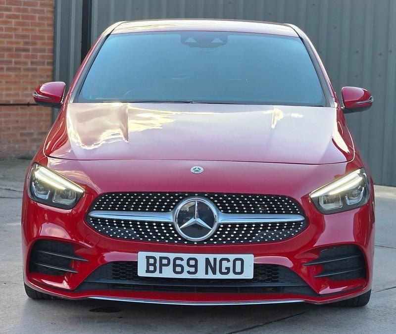 Used Mercedes B200 Executive 2019 Red MPV
