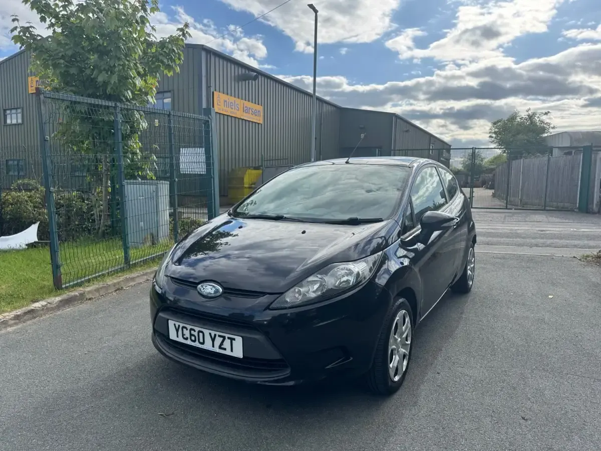 Begagnad Ford Fiesta 82 HK (60 kW) 2010 Svart Halvkombi