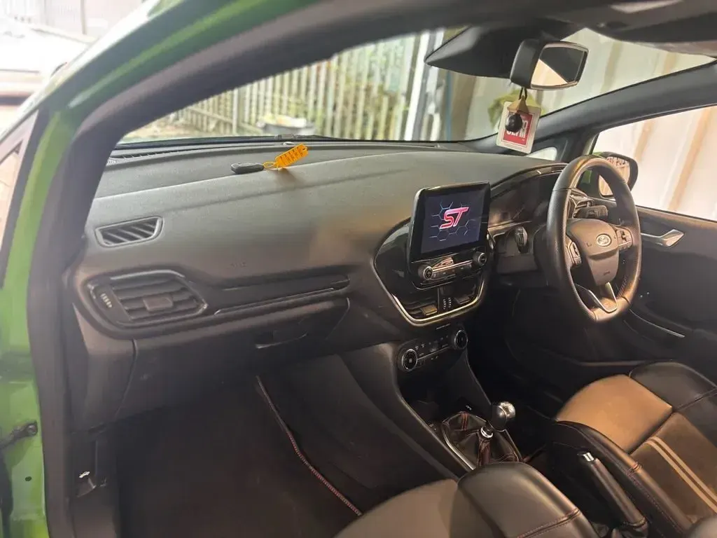 Usado Ford Fiesta ST 200 CV (147 kW) 2022 Verde Utilitario